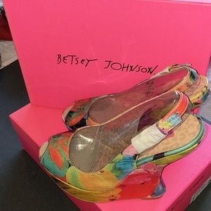 Betsey Johnson Makenna Floral Mul